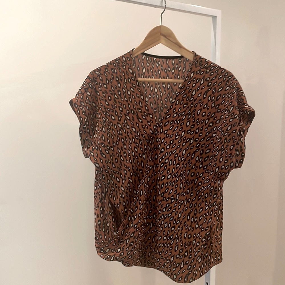 W5 Womens Abstract V Neck Short Surplice Top Blouse Black Brown Size Large